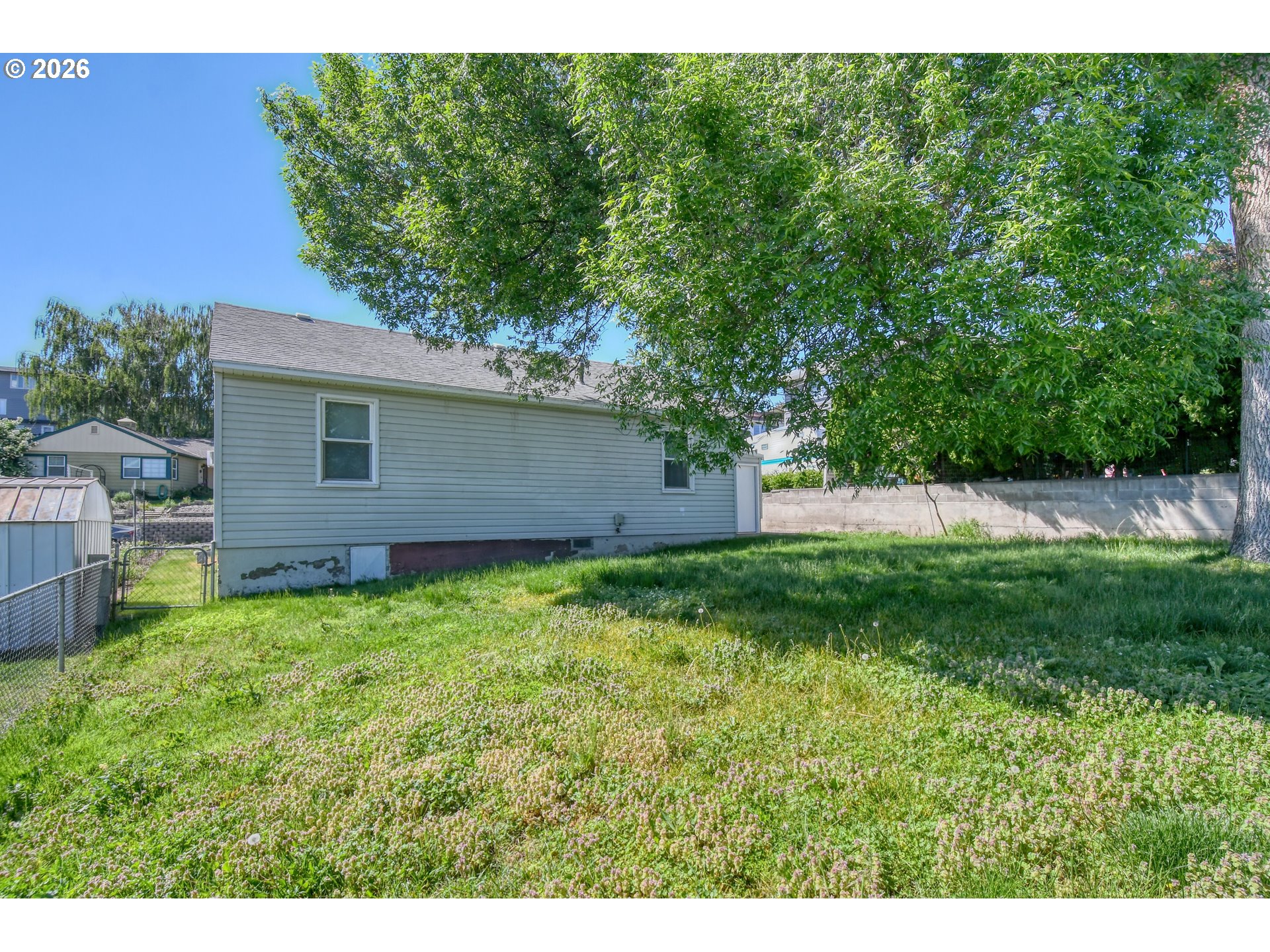 812 Northwest 11th Street Pendleton, OR 97801 - Photo 26 of 28 a view of backyard with green space