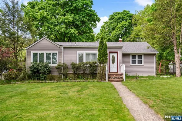 $5,200 | 3 Burton Place, Cresskill, NJ 07626