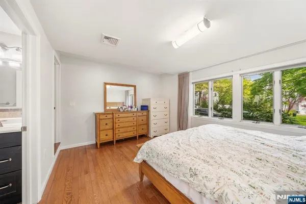 $5,200 | 3 Burton Place, Cresskill, NJ 07626