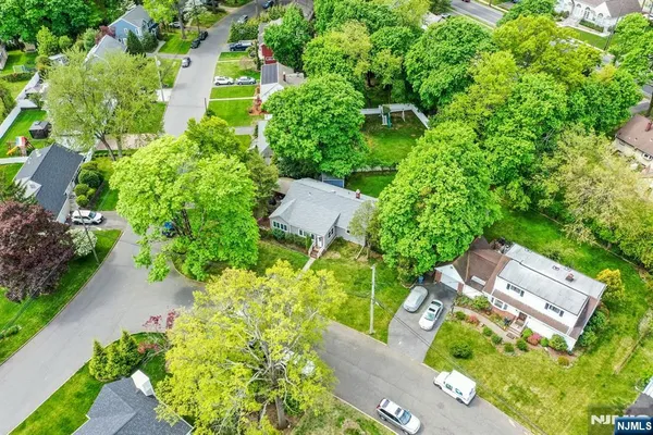 $5,200 | 3 Burton Place, Cresskill, NJ 07626
