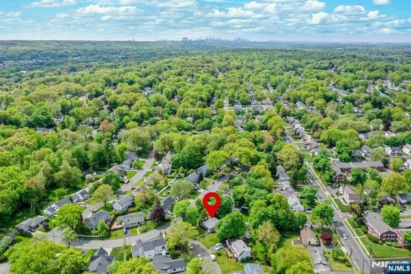 $5,200 | 3 Burton Place, Cresskill, NJ 07626