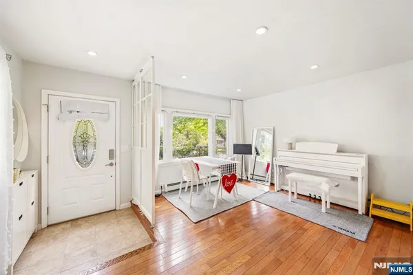 $5,200 | 3 Burton Place, Cresskill, NJ 07626