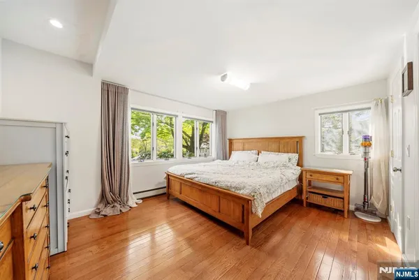 $5,200 | 3 Burton Place, Cresskill, NJ 07626