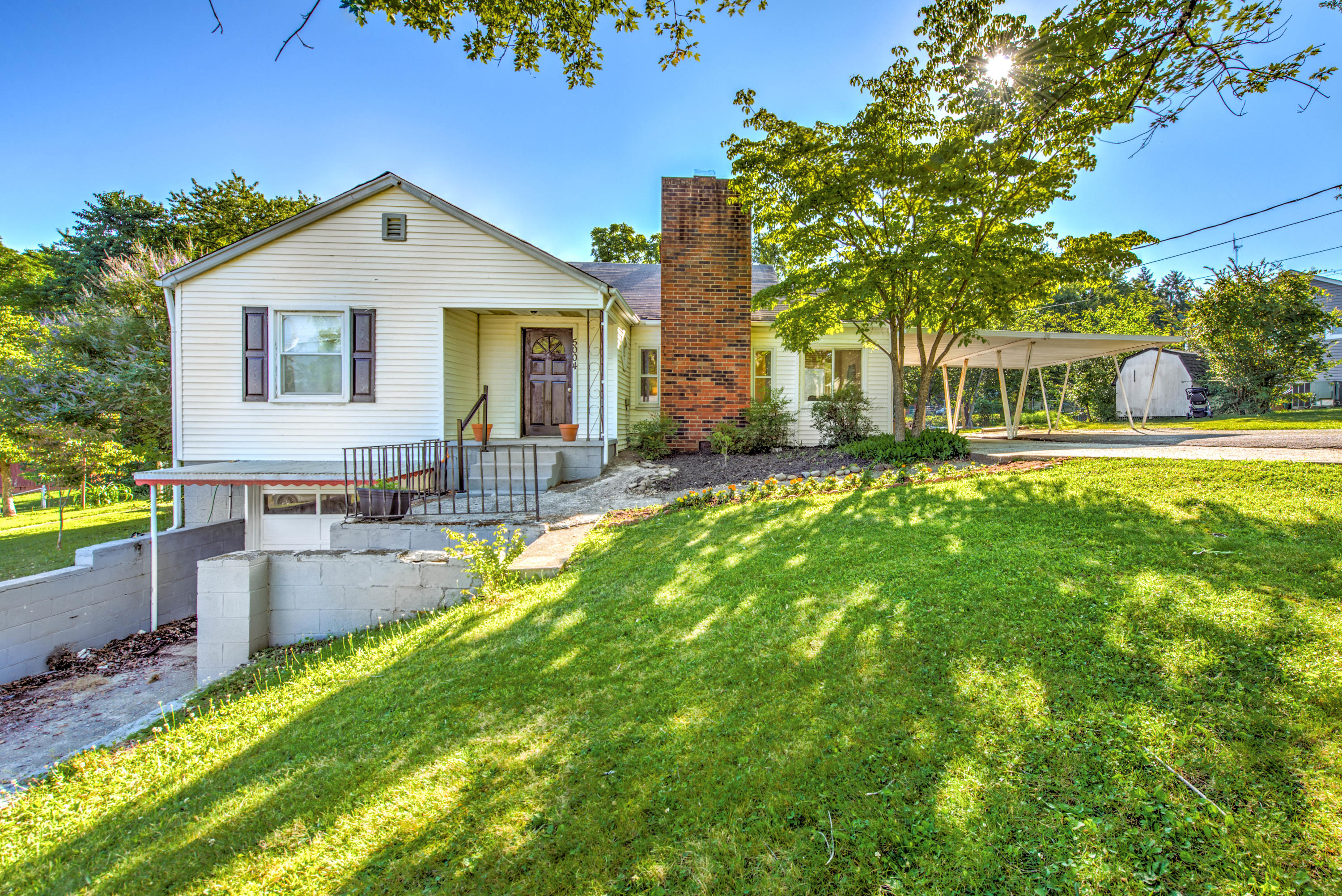5004 Clover Road Knoxville, TN 37912 - Photo 1 of 33 1