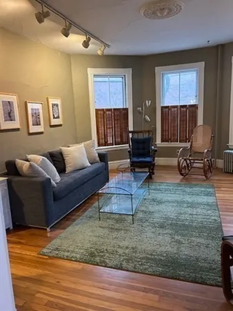 $2,580 | 454 Green Street, Unit 1, Cambridge, MA 02139