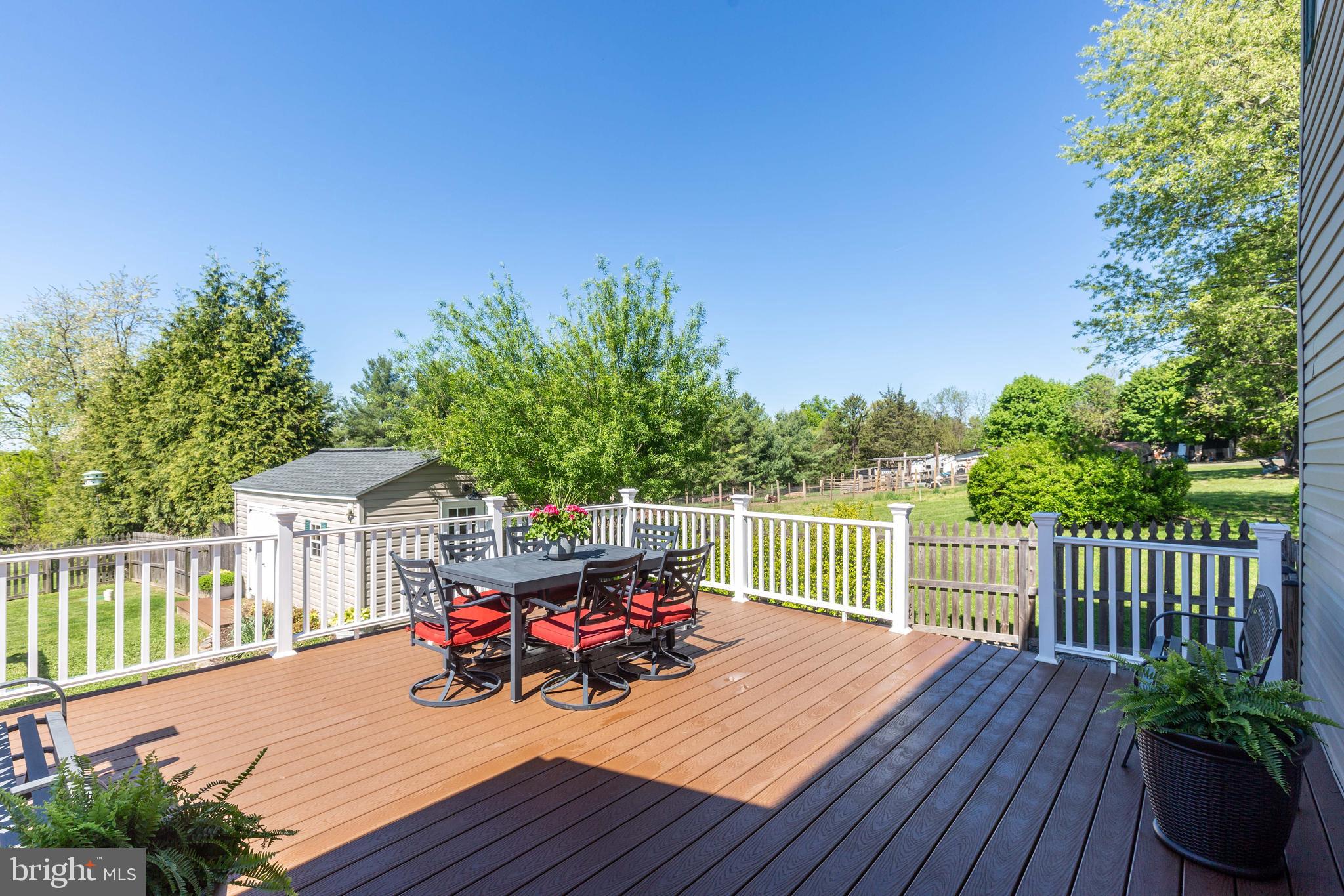 3046 Sykesville Road Westminster, MD 21157 - Photo 14 of 22 Rear deck