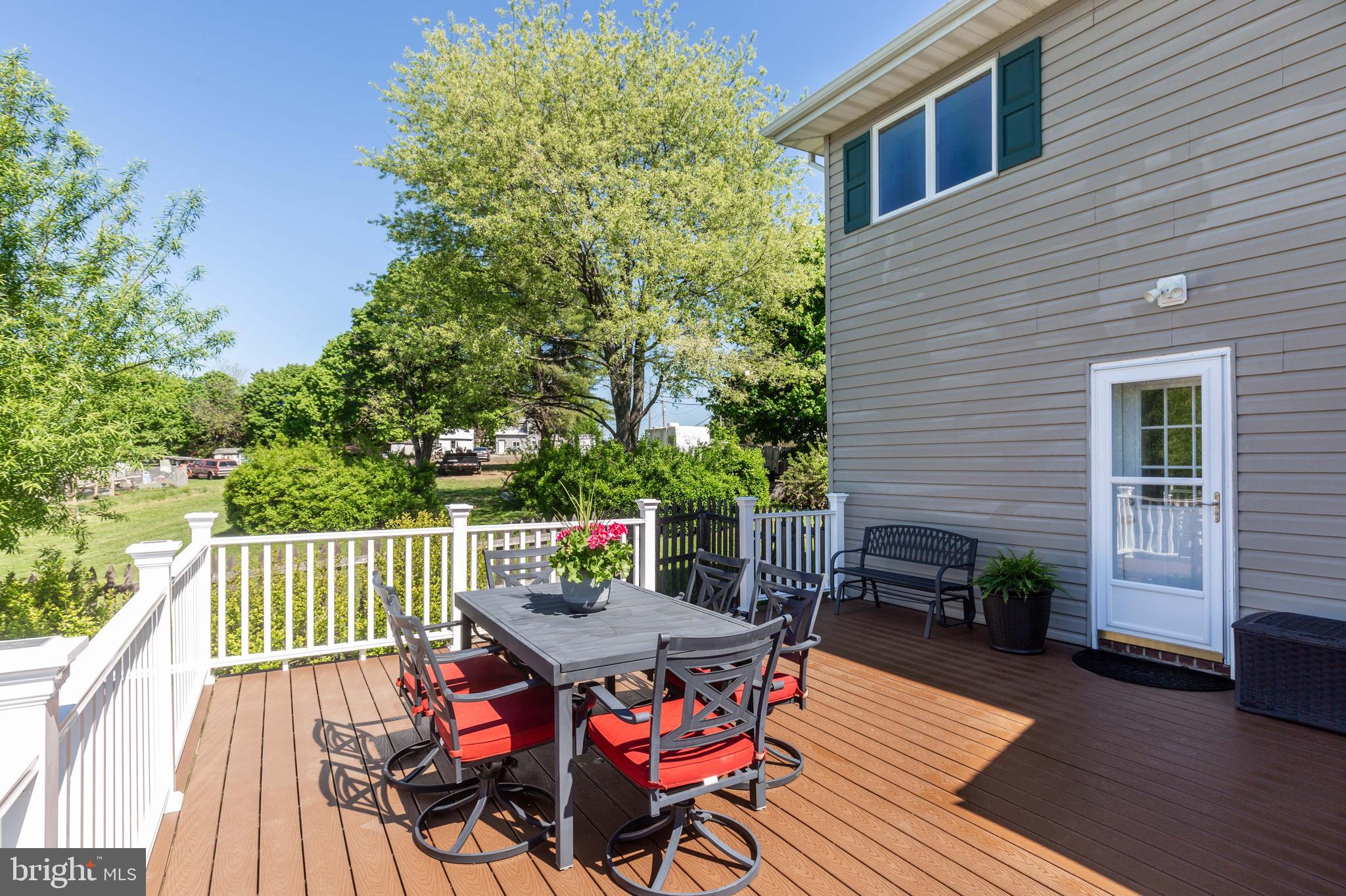 3046 Sykesville Road Westminster, MD 21157 - Photo 17 of 22 Rear deck