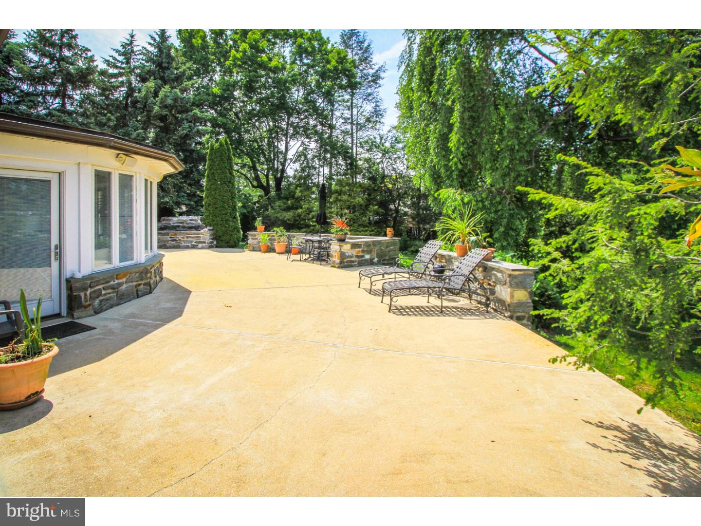 1470 Huntingdon Road Abington, PA 19001 - Photo 3 of 25 Patio