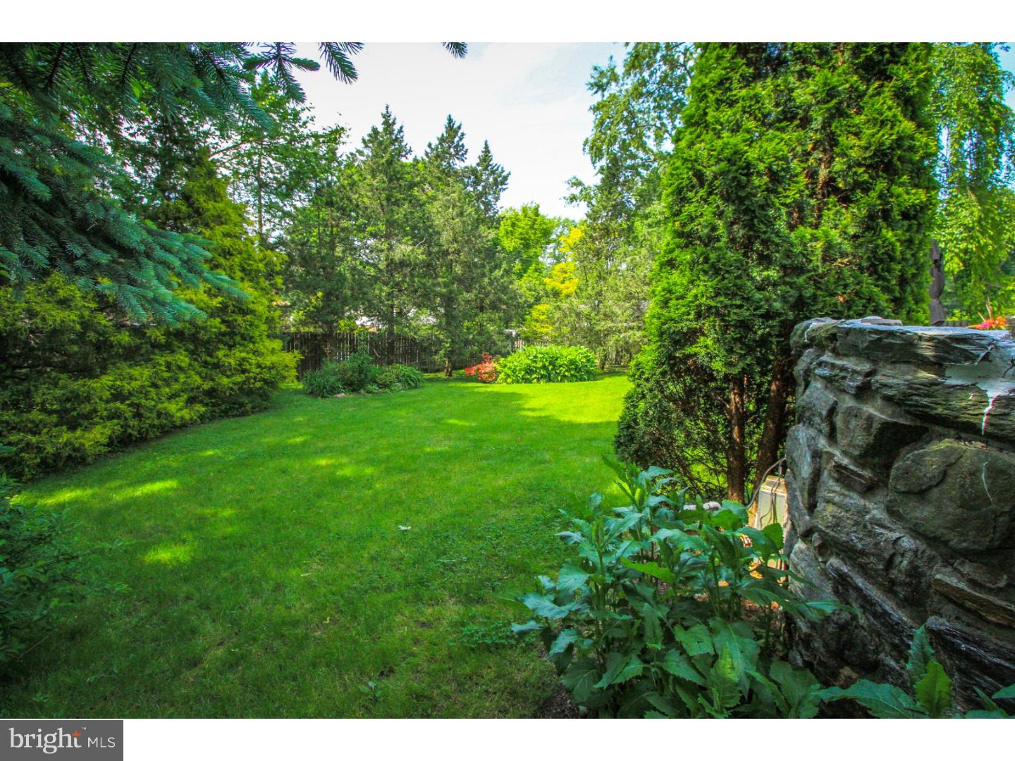 1470 Huntingdon Road Abington, PA 19001 - Photo 4 of 25 Back Yard