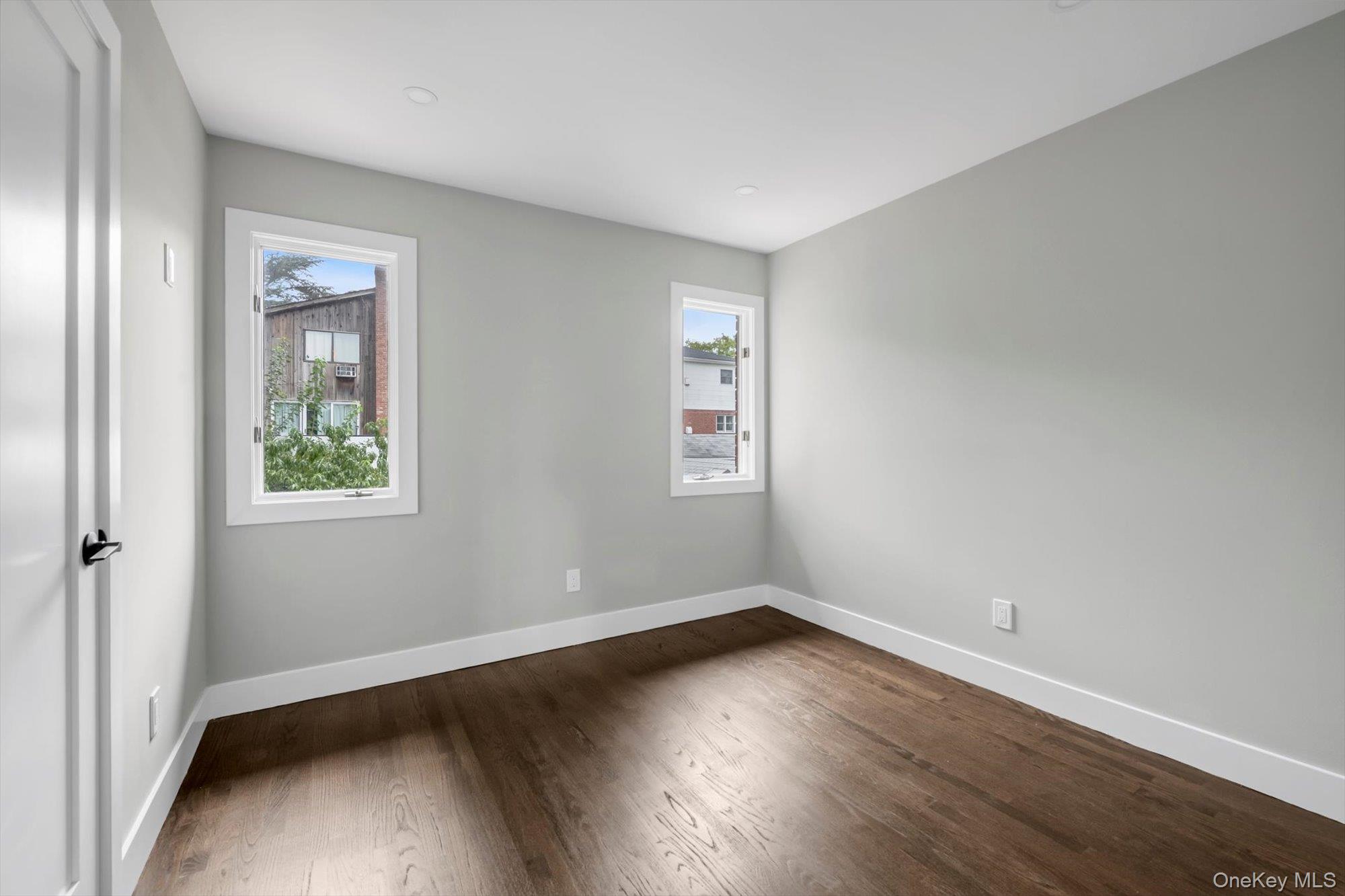 5 Linwood Road North Port Washington, NY 11050 - Photo 9 of 14 Gallery Image 9