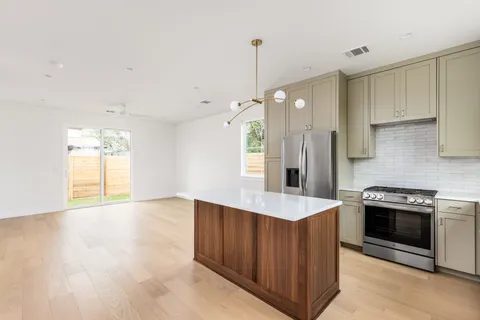 $549,000 | 408 Linden Street, Unit B, Austin, TX 78702