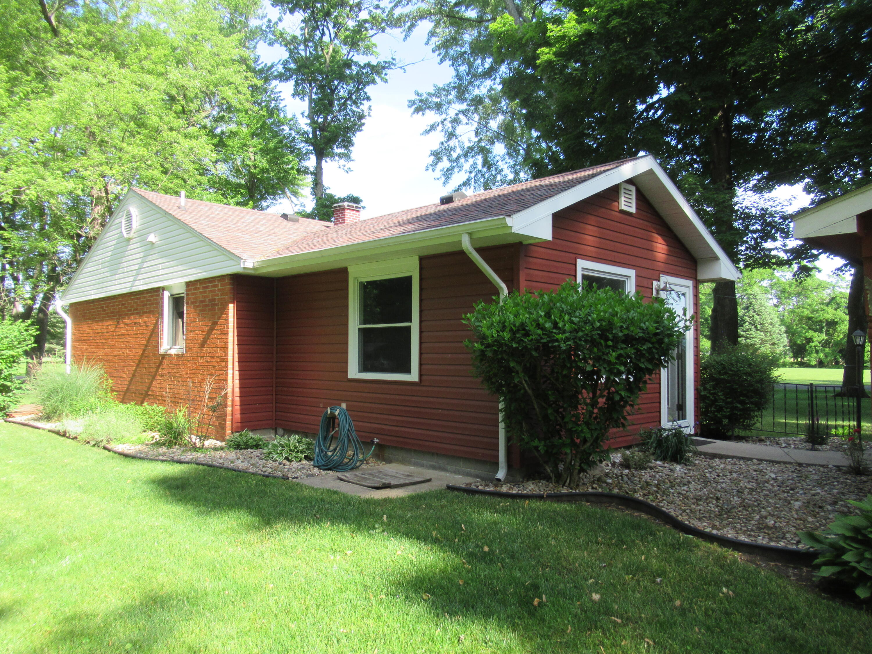 61111 Putnam Road Cassopolis, MI 49031 - Photo 3 of 24 IMG_0061