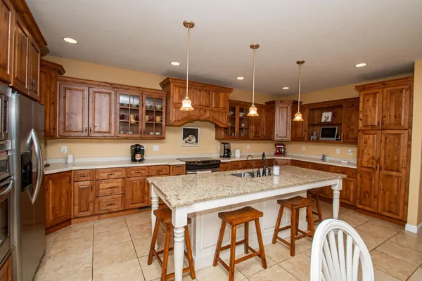 $849,900 | 241 Cottonwood Cove, Lynd, MN 56157