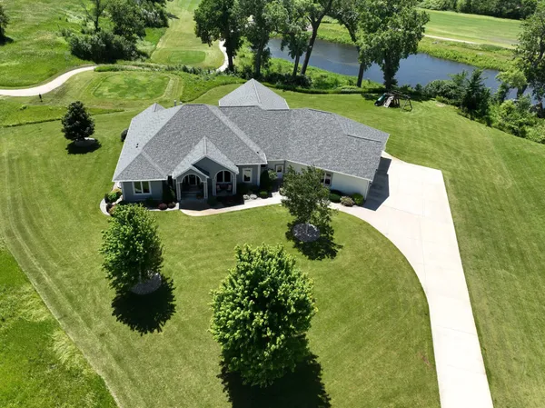 $849,900 | 241 Cottonwood Cove, Lynd, MN 56157