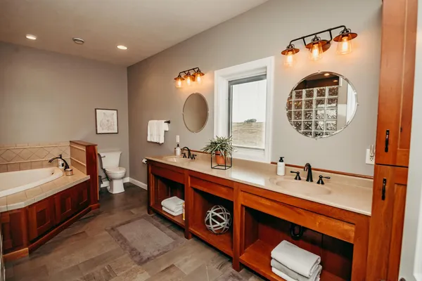 $849,900 | 241 Cottonwood Cove, Lynd, MN 56157