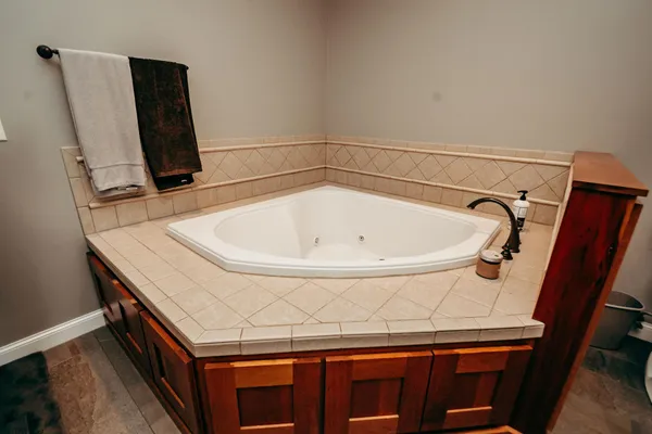 $849,900 | 241 Cottonwood Cove, Lynd, MN 56157