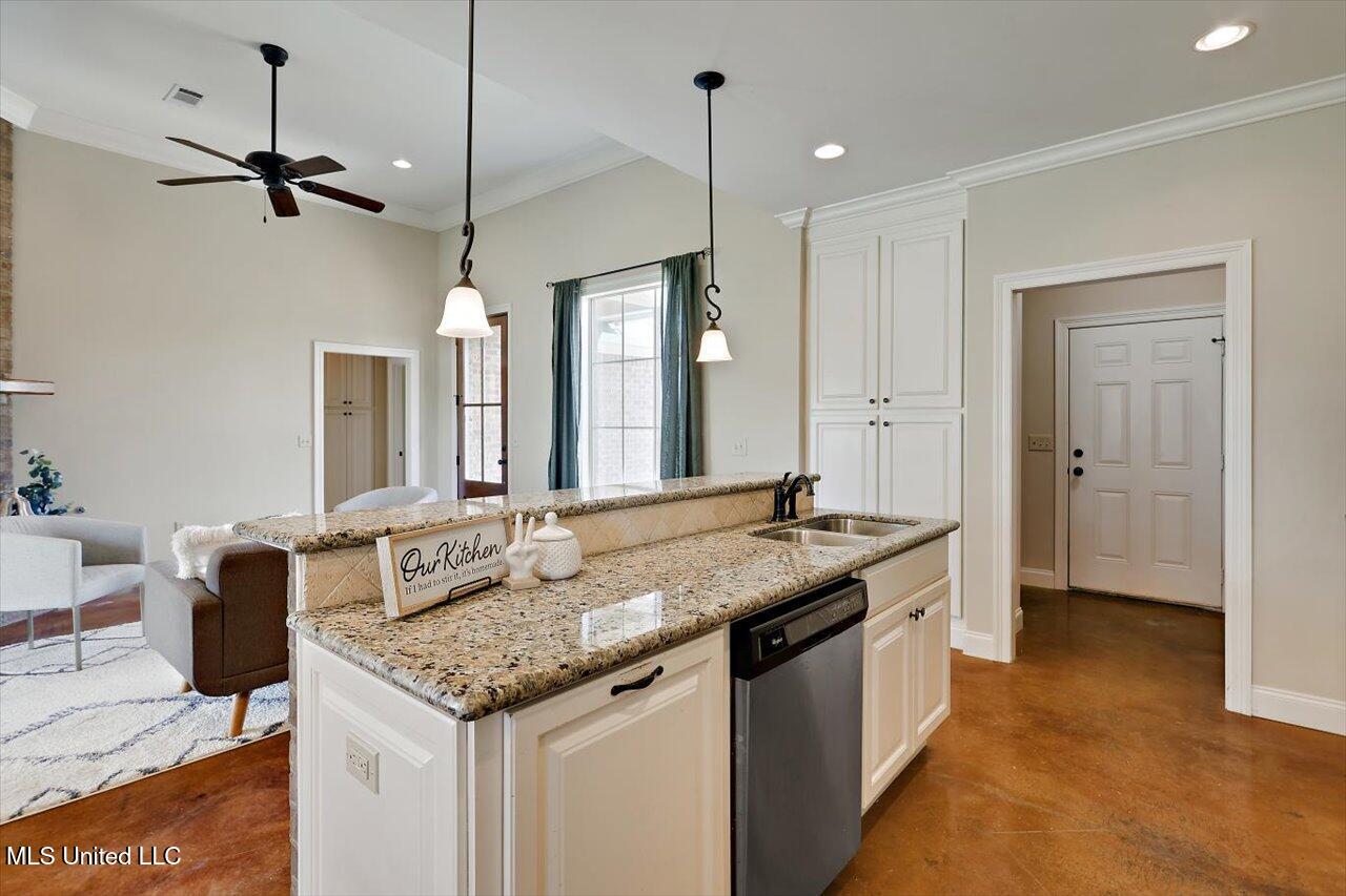 439 Greenfield Ridge Circle Brandon, MS 39042 - Photo 8 of 27 10-439 Greenfield Ridge Cir