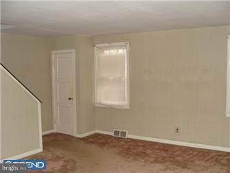 1026 Lamb Road Secane, PA 19018 - Photo 2 of 11 Living Room