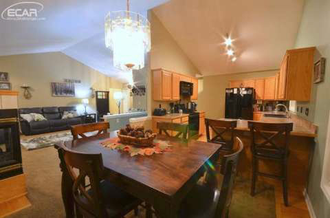 1015 North Gale Road Davison, MI 48423 - Photo 12 of 34 20452469-11.JPG