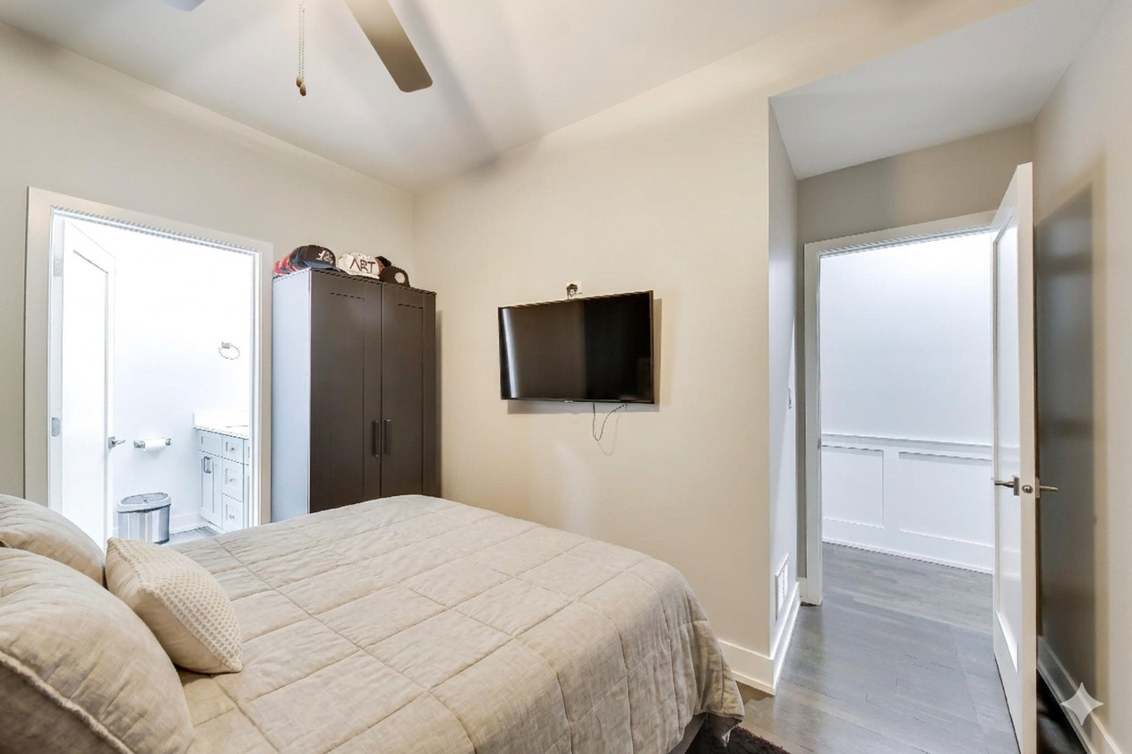 616 East 46th Street, Unit 2 Chicago, IL 60653 - Photo 14 of 27