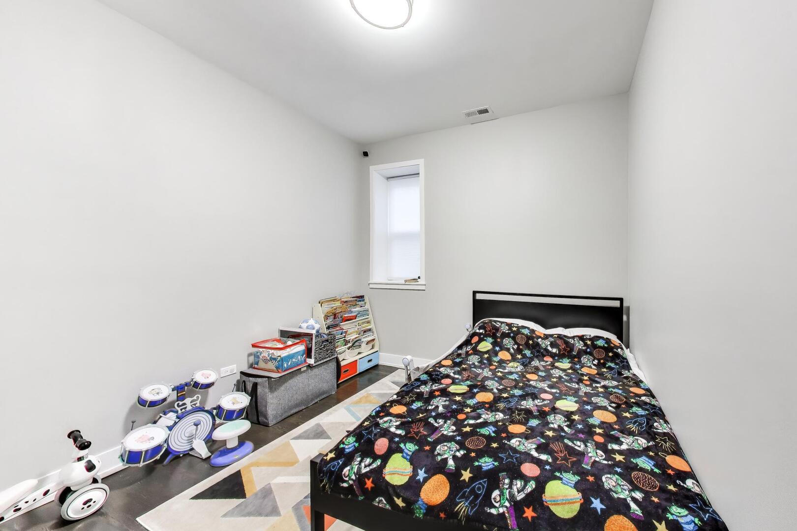 616 East 46th Street, Unit 2 Chicago, IL 60653 - Photo 19 of 27