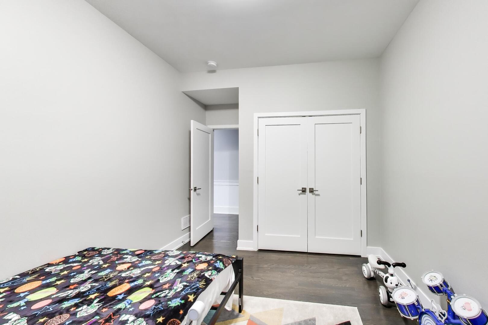 616 East 46th Street, Unit 2 Chicago, IL 60653 - Photo 21 of 27