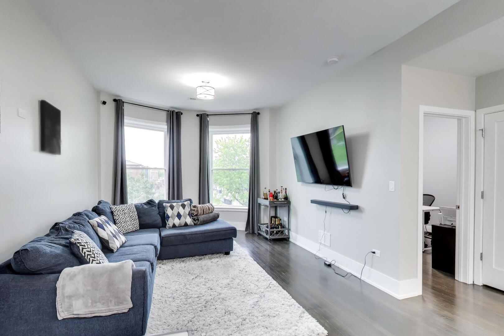 616 East 46th Street, Unit 2 Chicago, IL 60653 - Photo 4 of 27