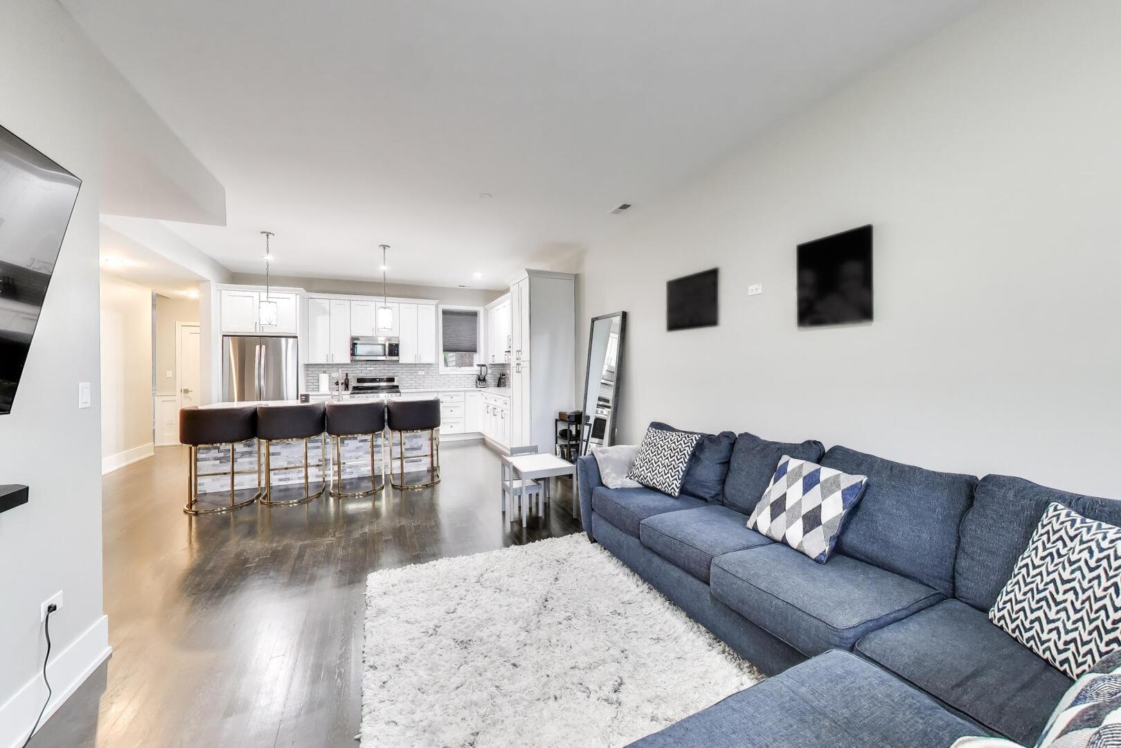 616 East 46th Street, Unit 2 Chicago, IL 60653 - Photo 5 of 27
