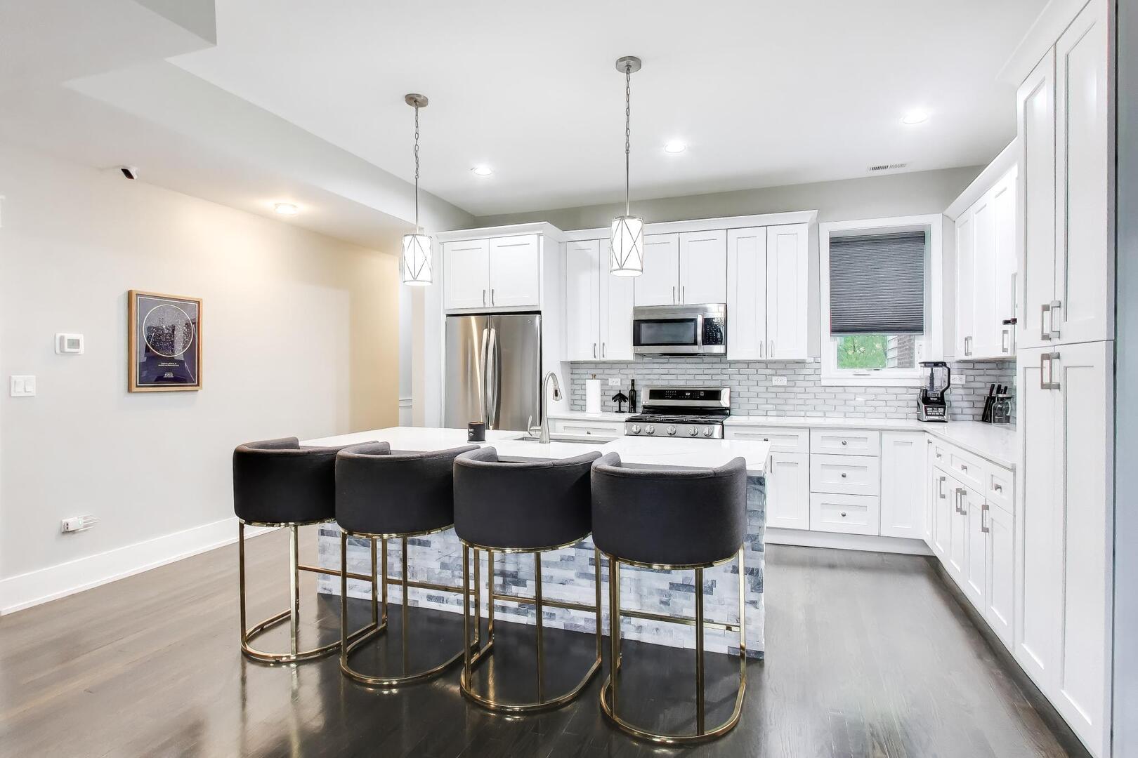 616 East 46th Street, Unit 2 Chicago, IL 60653 - Photo 6 of 27