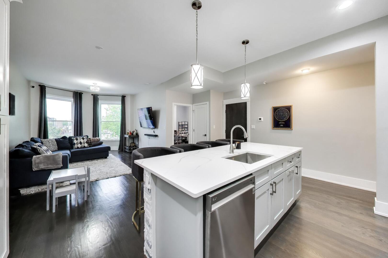 616 East 46th Street, Unit 2 Chicago, IL 60653 - Photo 9 of 27