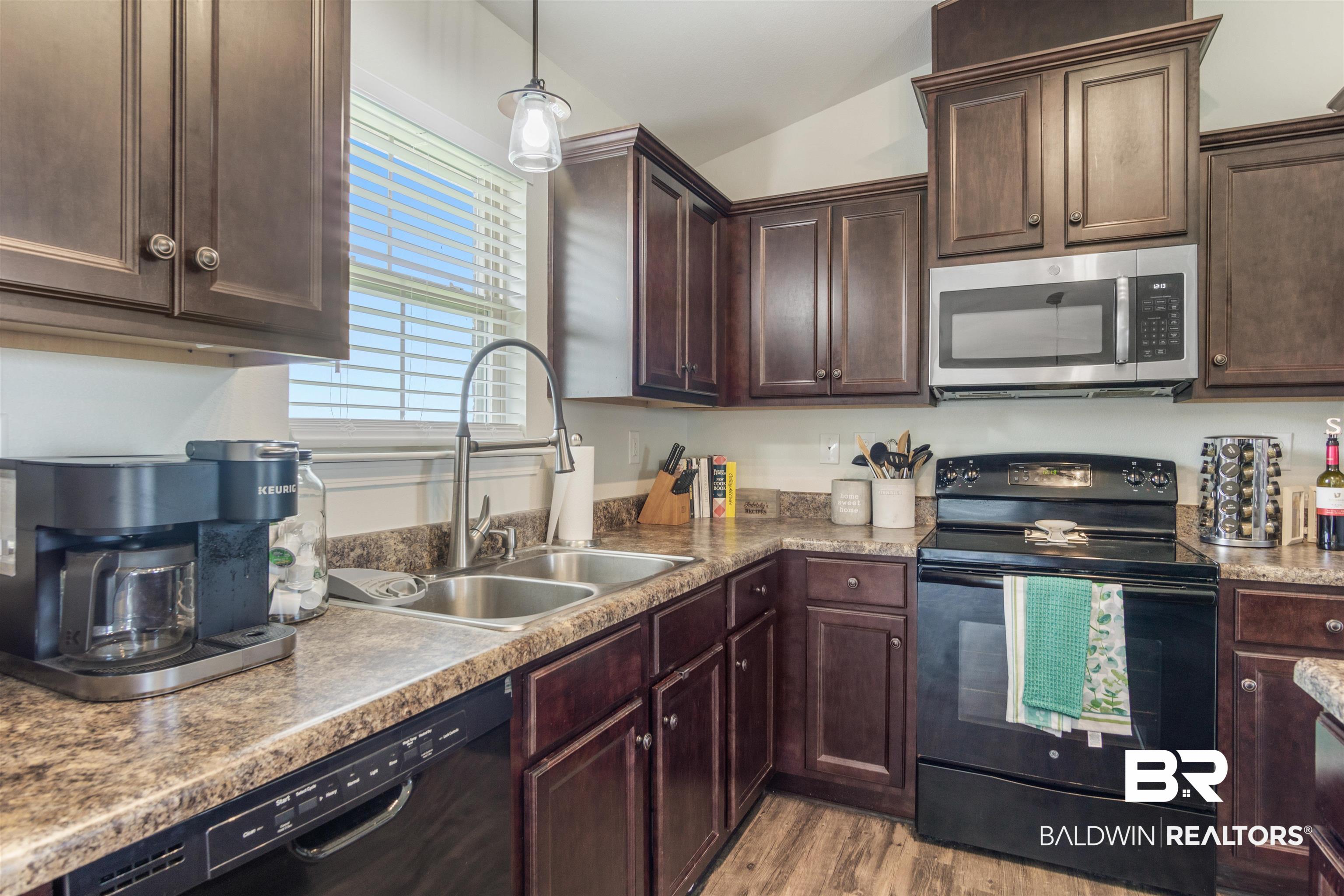 8966 Lockridge Road Foley, AL 36535 - Photo 11 of 26 Kitchen View 3