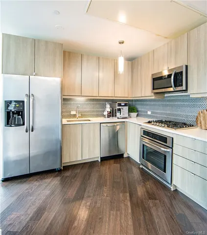 $4,350 | 250 Central Park Avenue, Unit 3I, Hartsdale, NY 10530