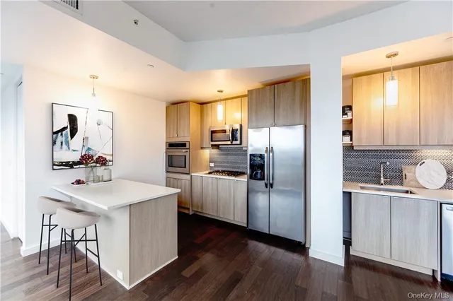 $4,350 | 250 Central Park Avenue, Unit 3I, Hartsdale, NY 10530