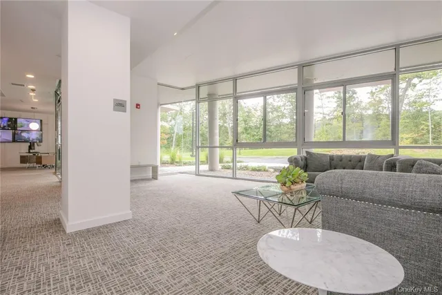 $4,350 | 250 Central Park Avenue, Unit 3I, Hartsdale, NY 10530