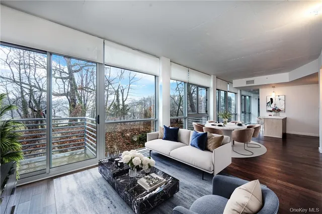 $4,350 | 250 Central Park Avenue, Unit 3I, Hartsdale, NY 10530