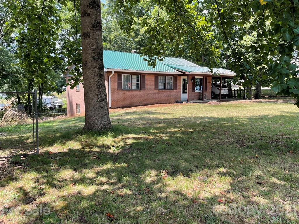129 Leonhardt Road Morganton, NC 28655 - Photo 2 of 23 Gallery Image 2