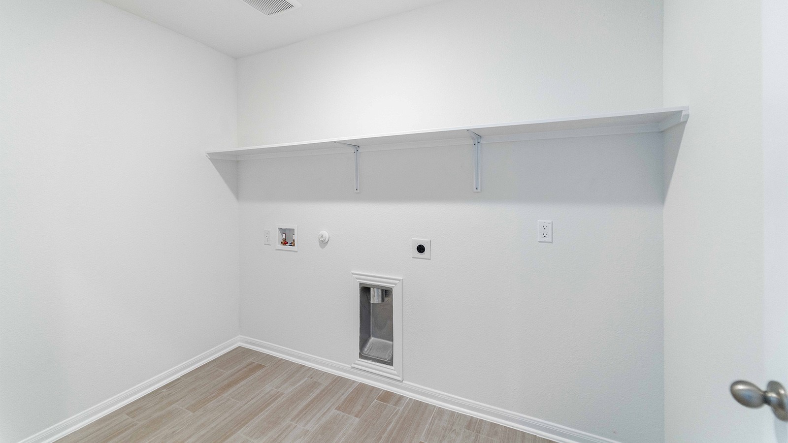 13621 Endless Narrow Lane Elgin, TX 78621 - Photo 3 of 19 a view of an empty room