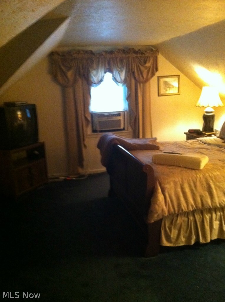 8702 Biddulph Road Brooklyn, OH 44144 - Photo 3 of 9 Gallery Image 3