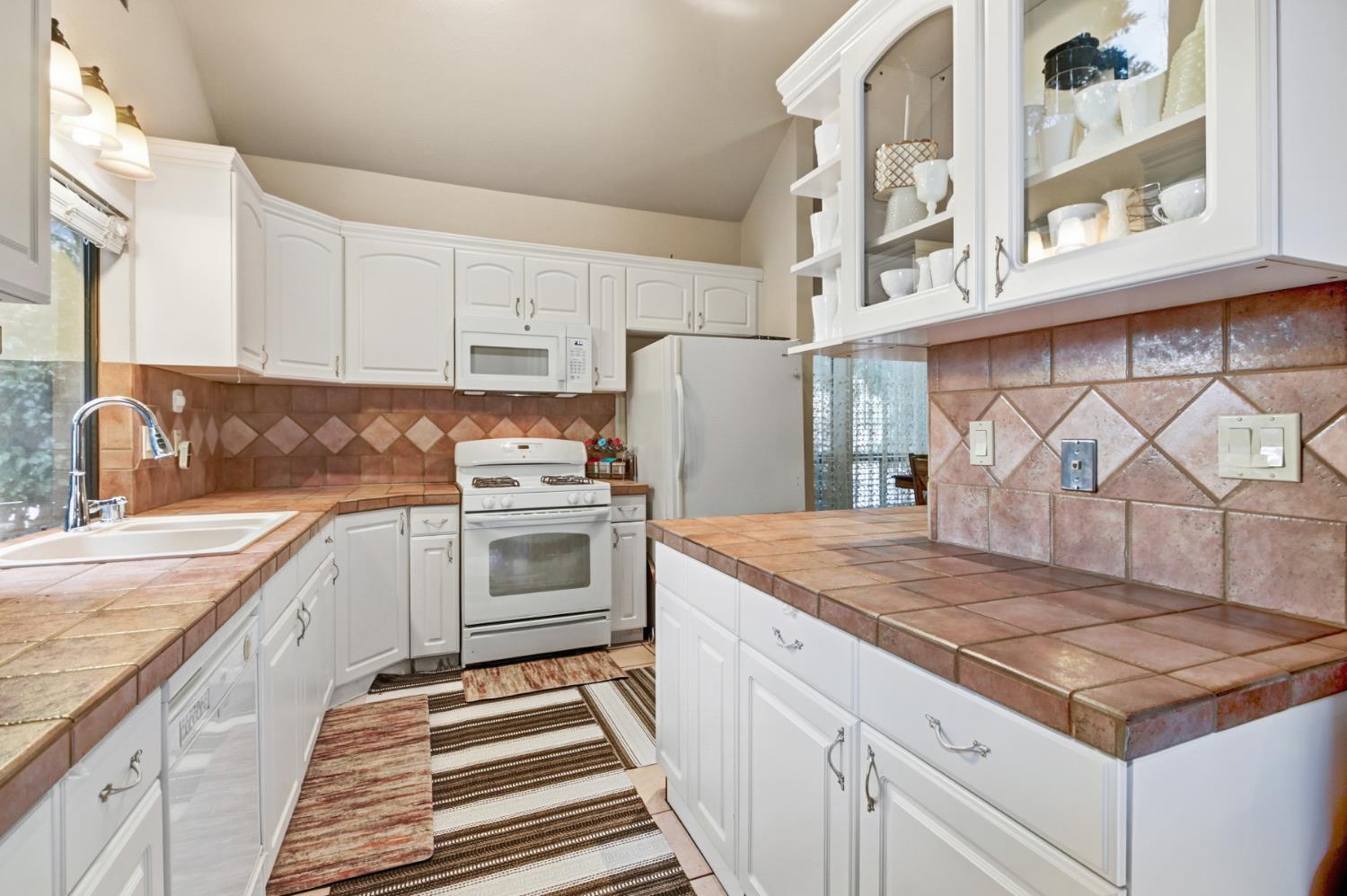 2240 Boyer Drive Carmichael, CA 95608 - Photo 14 of 41