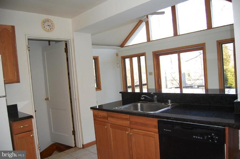 3813 Ridge Road Annandale, VA 22003 - Photo 5 of 30 Kitchen #2