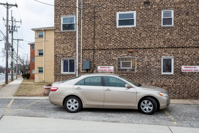 $175,000 | 2440 River Road, Unit 3E, River Grove, IL 60171