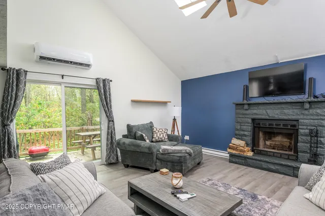 $1,800 | 9670 Stony Hollow Drive, Tobyhanna, PA 18466