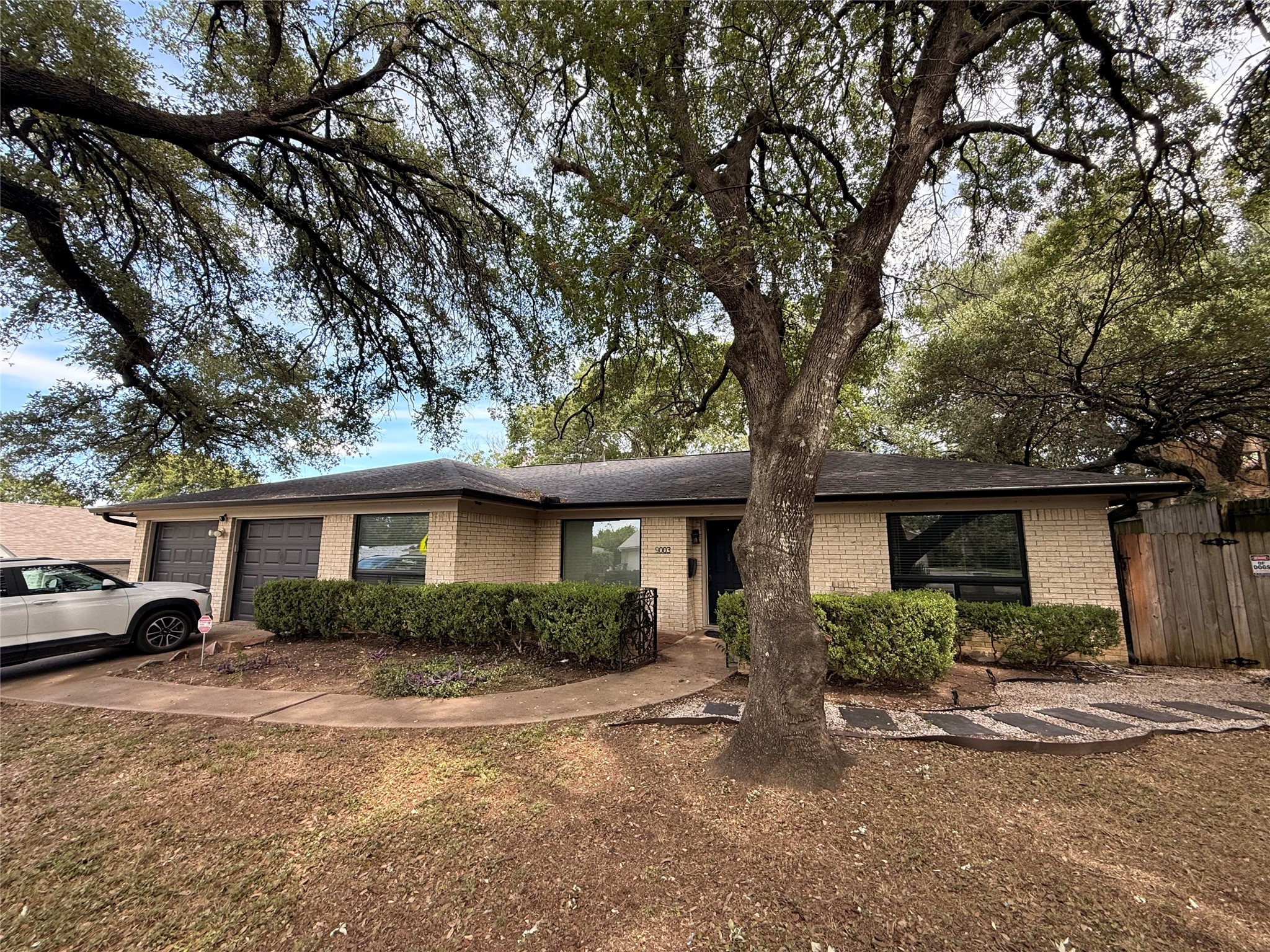9003 Hunters Trace Austin, TX 78758 - Photo 2 of 22