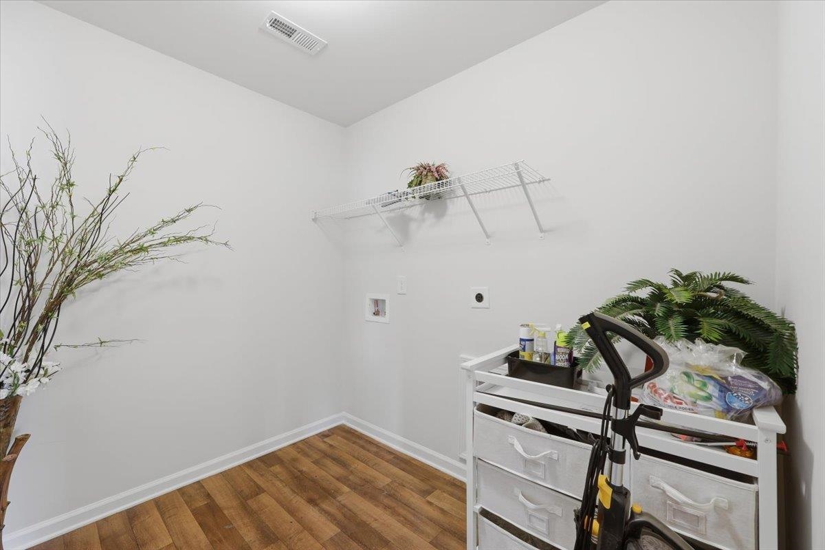 216 Wayfair Lane Wellford, SC 29385 - Photo 19 of 25 2nd Floor Laundry