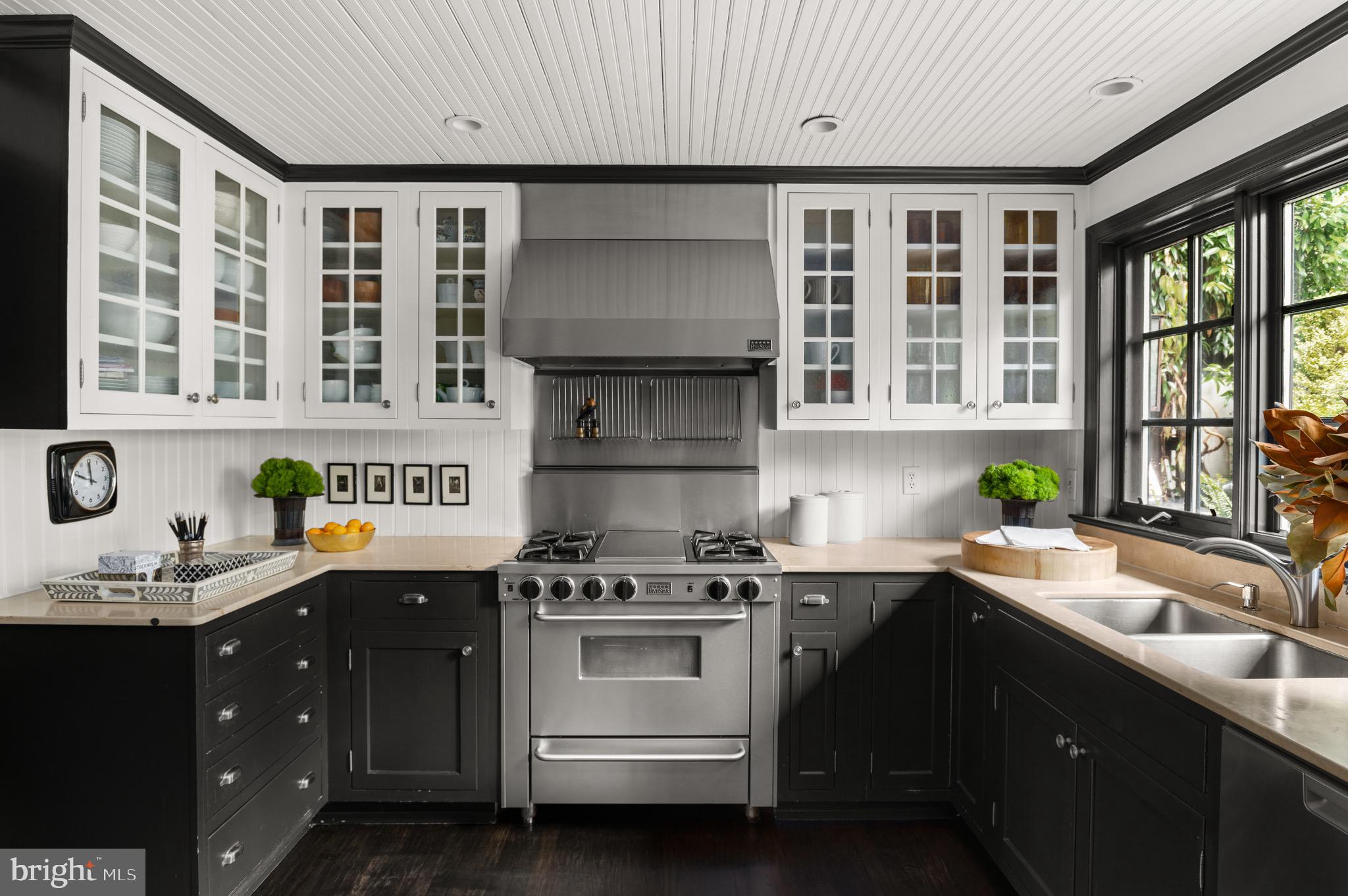 2215 49th Street Northwest Washington, DC 20007 - Photo 9 of 56