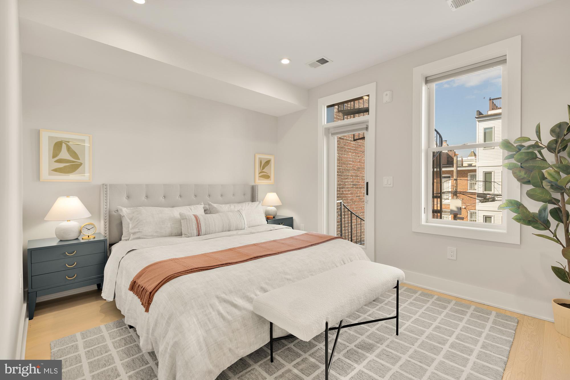 1747 T Street Northwest, Unit 4 Washington, DC 20009 - Photo 13 of 30 King-sized primary suite