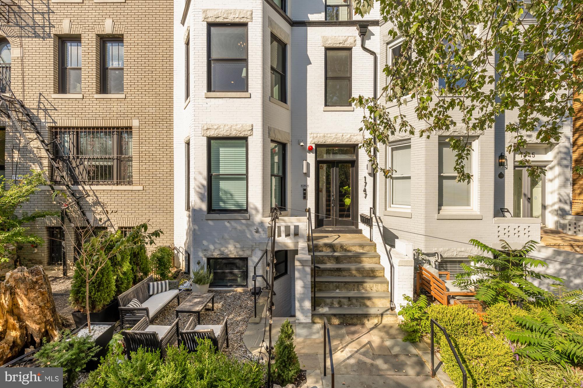 1747 T Street Northwest, Unit 4 Washington, DC 20009 - Photo 26 of 30 Common Lounge area out front