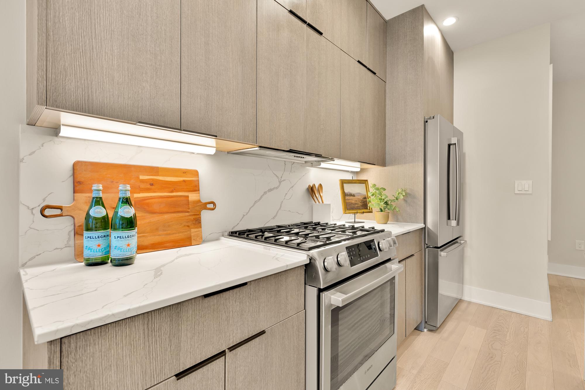 1747 T Street Northwest, Unit 4 Washington, DC 20009 - Photo 9 of 30 Under cabinet lighting