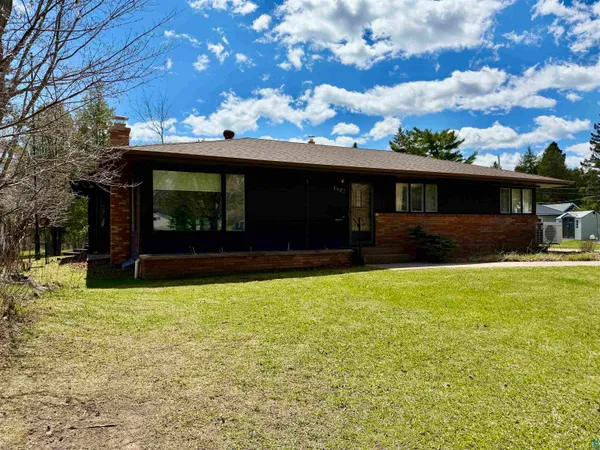 $261,000 | 1822 7th Avenue, Two Harbors, MN 55616