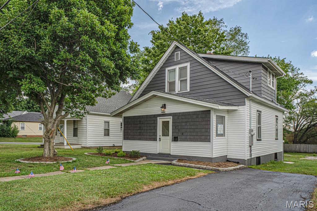 210 Springer Avenue Edwardsville, IL 62025 - Photo 3 of 50